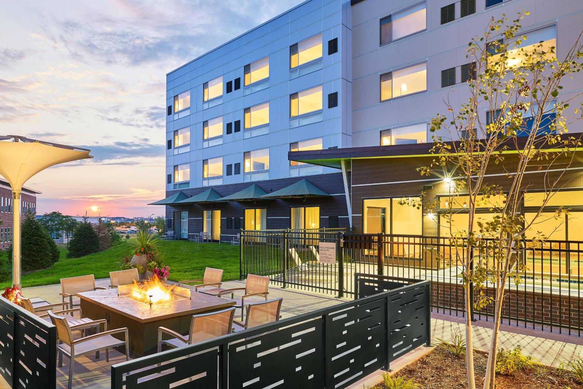 Element West Des Moines Hotel Exterior photo